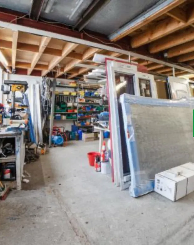 Immeuble locatif à Cusset proche Vichy avec local commercial et appartements F1 à vendre 