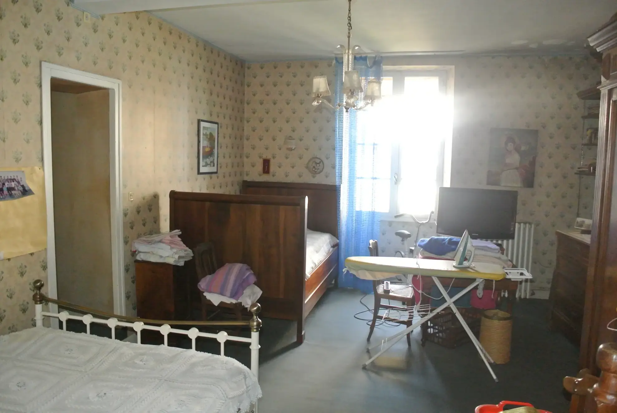 Maison de village à vendre à Sainte Bazeille avec patio, garages et grands volumes 