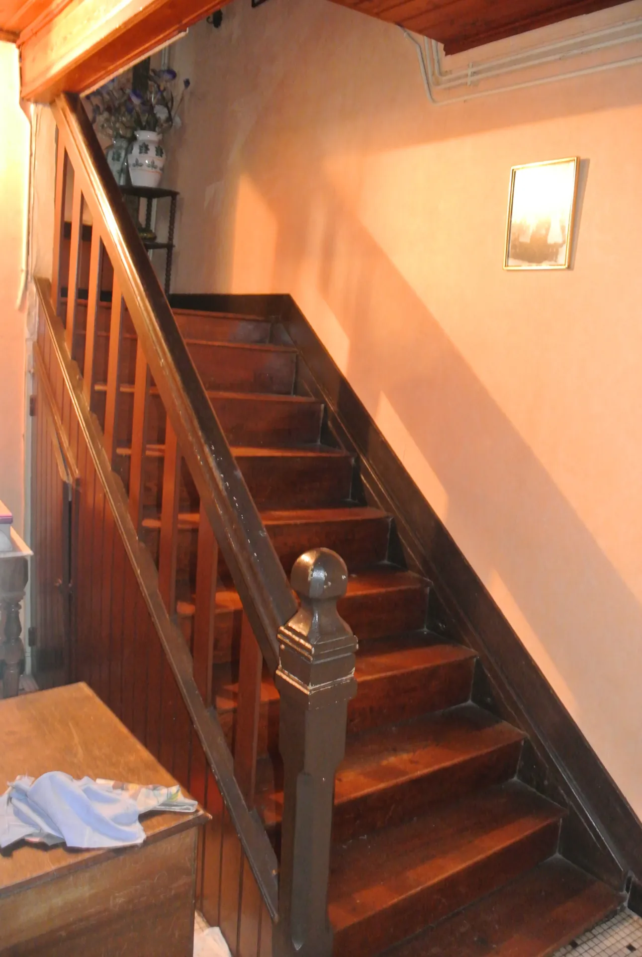 Maison de village à vendre à Sainte Bazeille avec patio, garages et grands volumes 