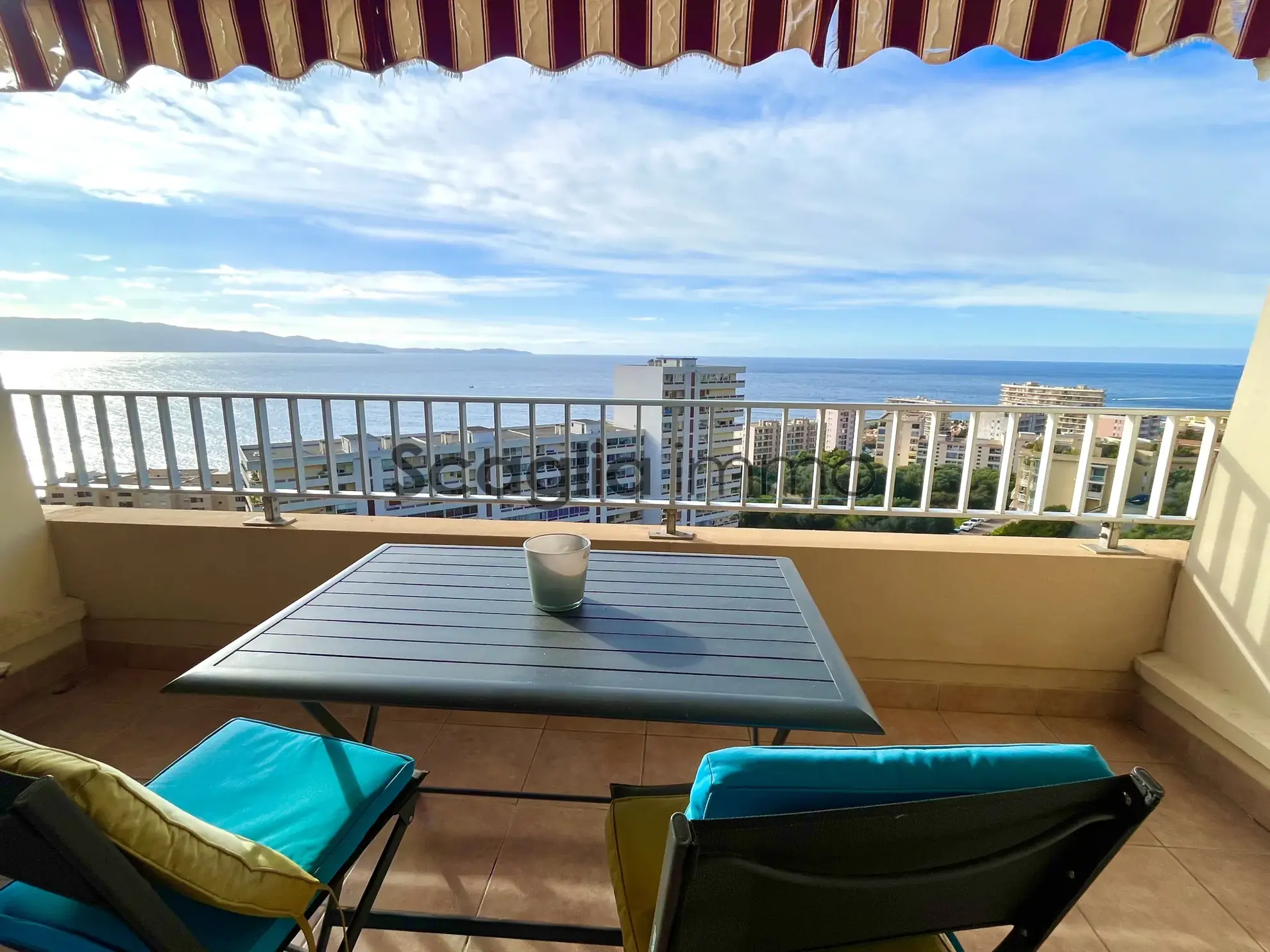 Vente Appartement T2 à Ajaccio avec Terrasse et Vue Mer