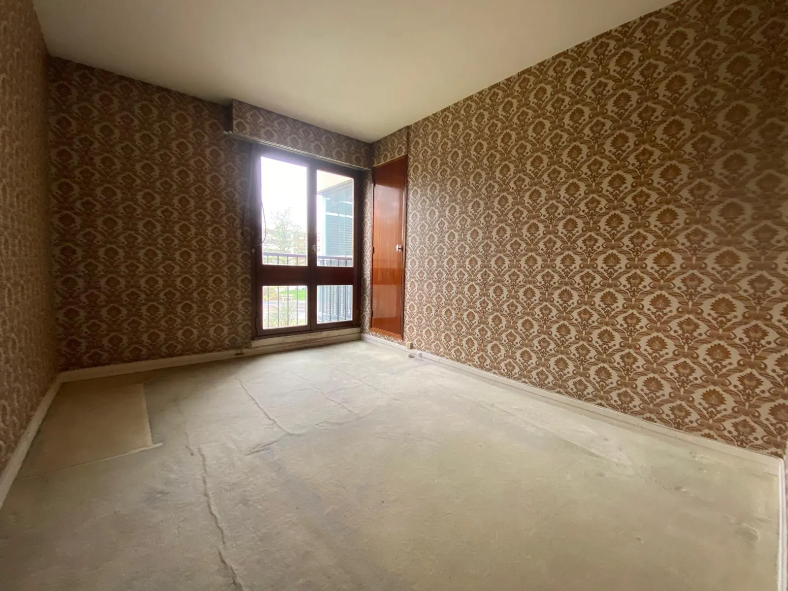 Bel appartement à rénover proche Parly 2, Le Chesnay - 2 chambres, parking, cave 