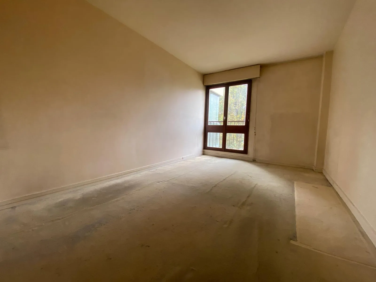 Bel appartement à rénover proche Parly 2, Le Chesnay - 2 chambres, parking, cave 