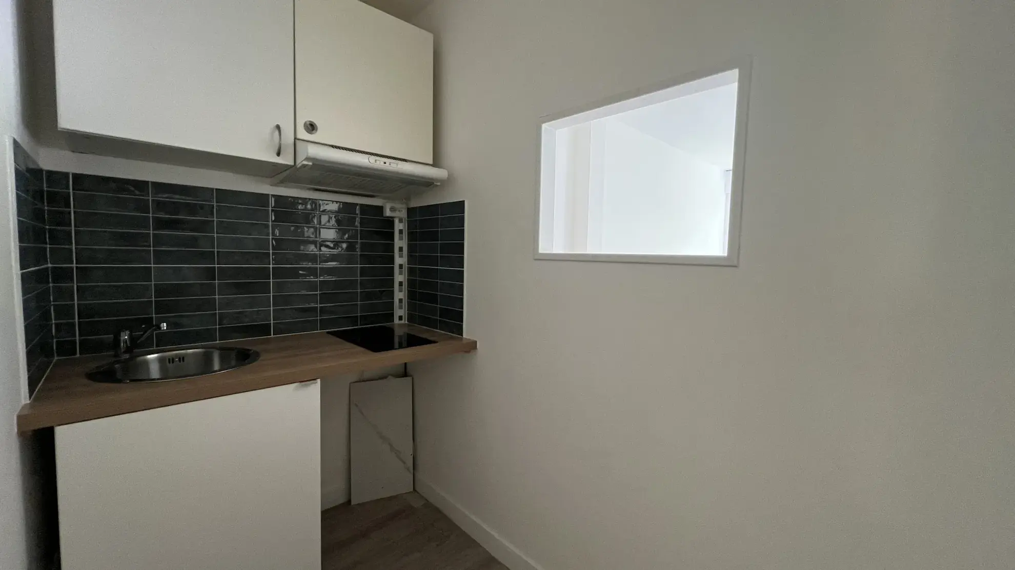 Studio de 27 m² à Le Chesnay, proche commerces et forêt, résidence avec piscine 