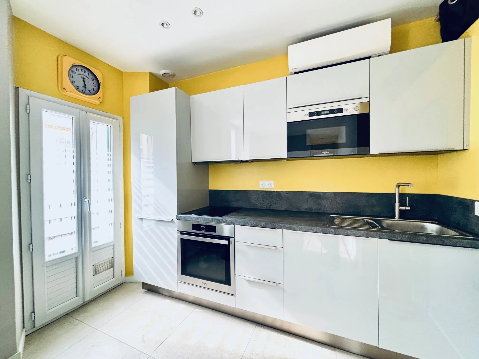 Studio rénové meublé à Nice avec balcon, proche commodités 