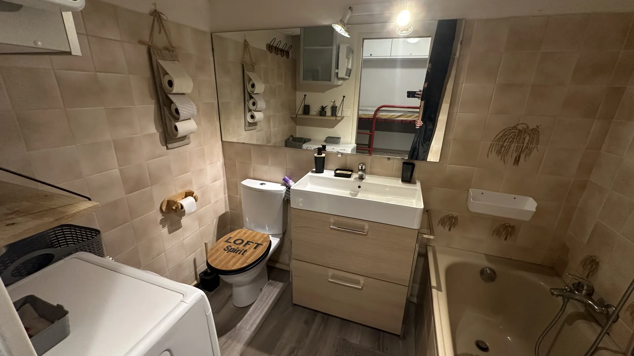 Appartement en rez-de-jardin avec terrasse et parking à Bandol 