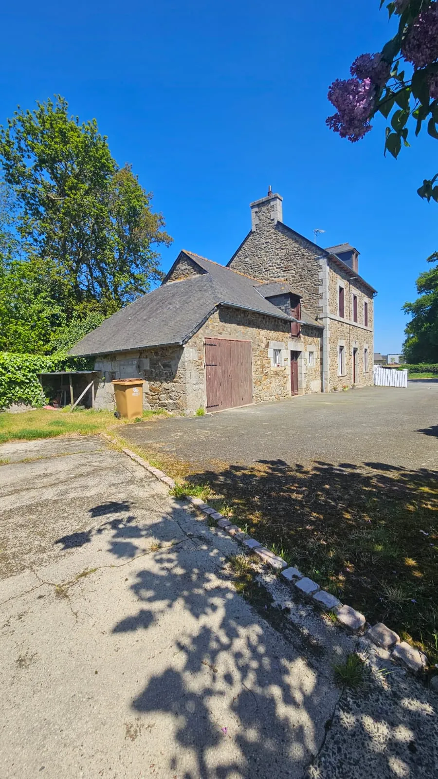 Maison familiale 110 m² à Lamballe avec jardin et garage proche RN12 