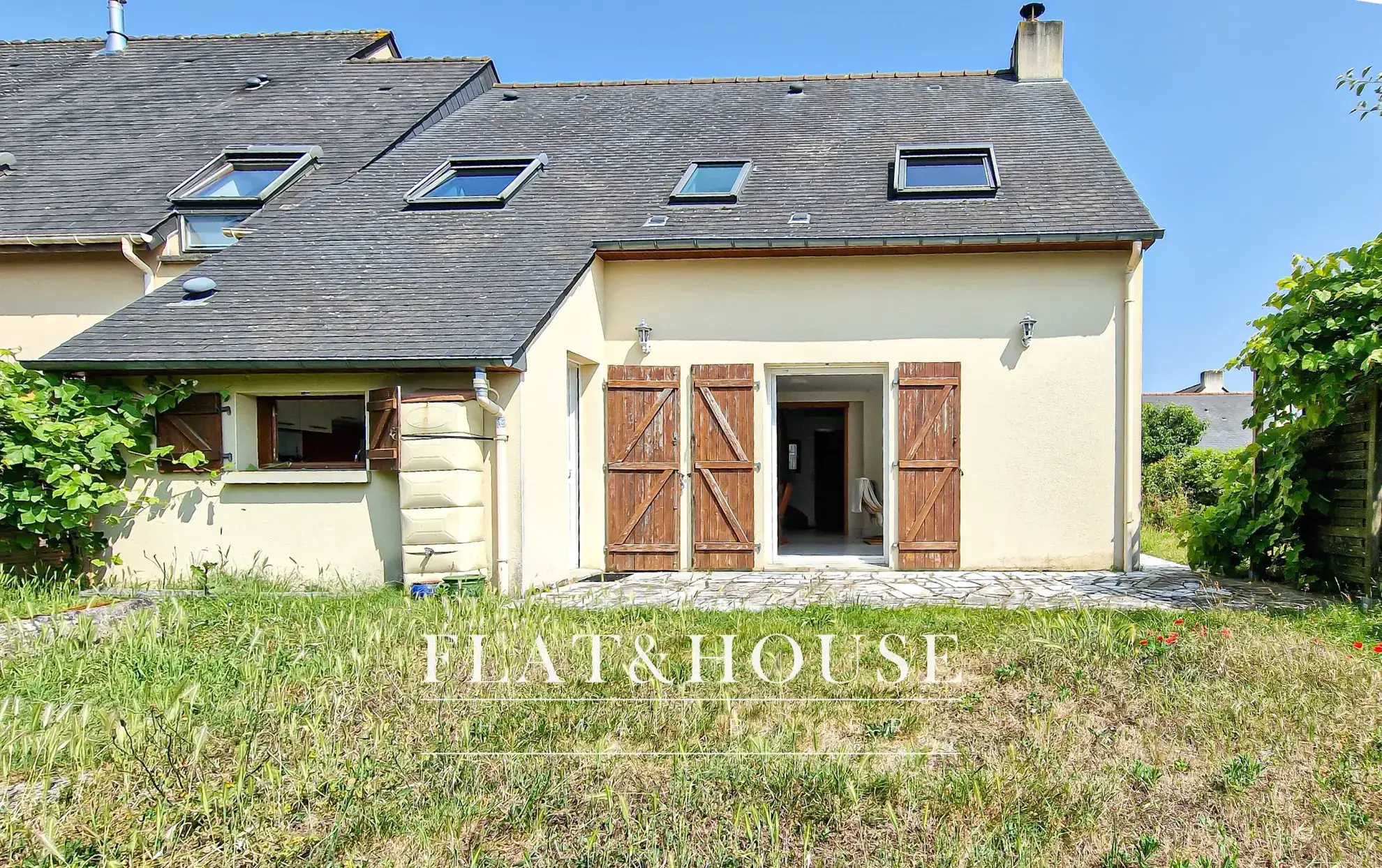 Maison familiale à Saint-Herblain avec jardin sud-ouest, près de Nantes, à moderniser 