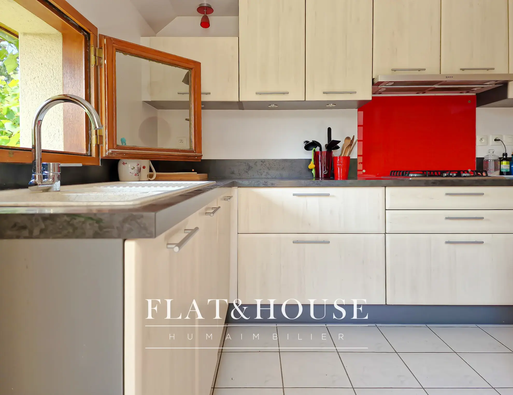 Maison familiale à Saint-Herblain avec jardin sud-ouest, près de Nantes, à moderniser 