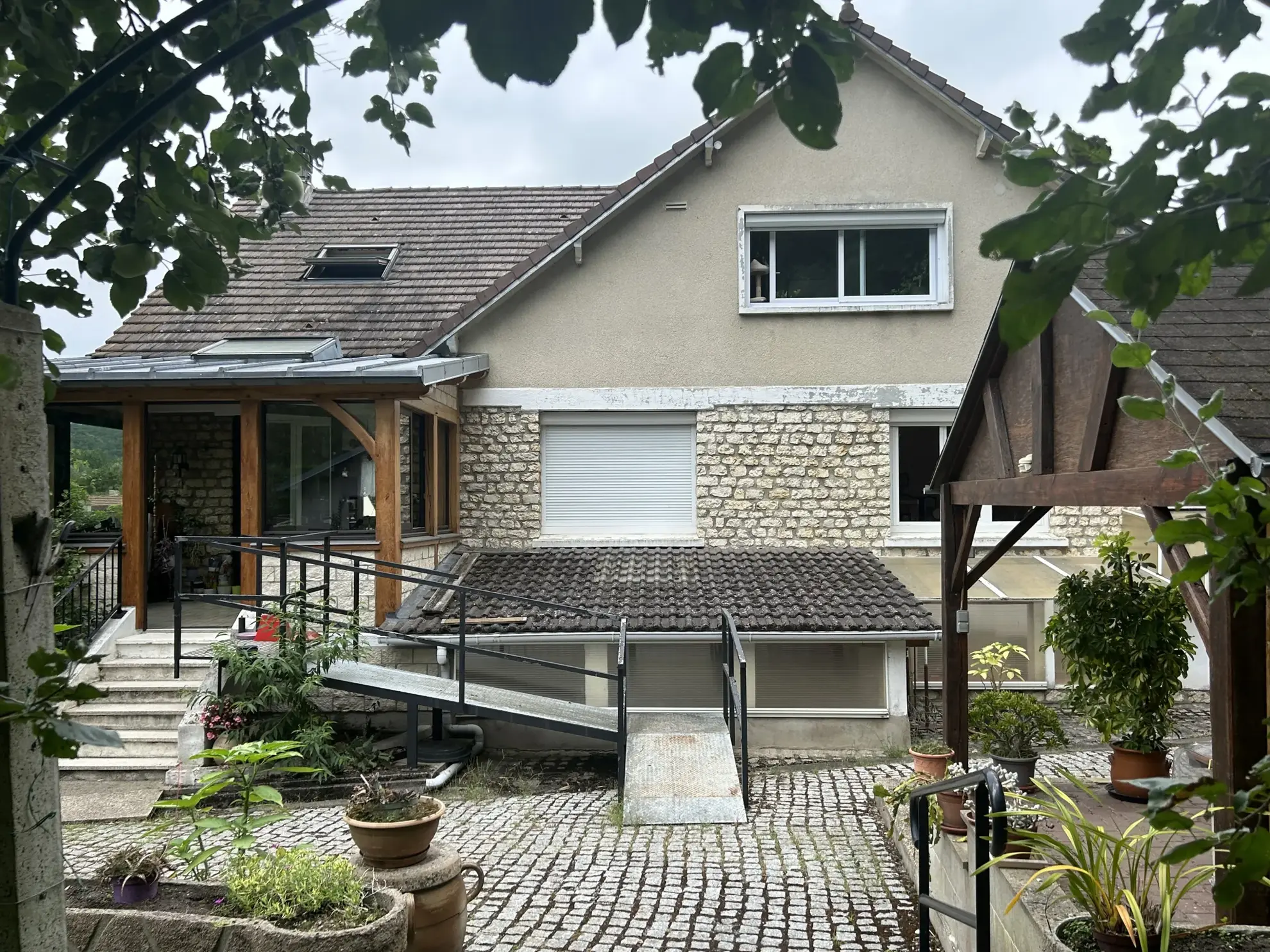 Belle maison à Janville sur Juine avec grand terrain et aménagement pour deux familles