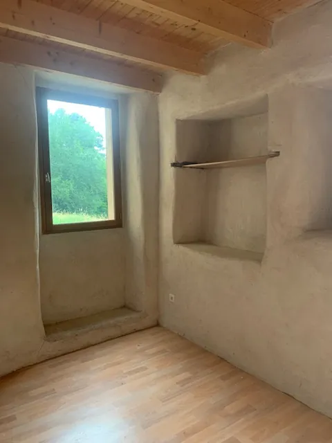 Belle maison de campagne en pierre de 65 m² en Dordogne avec terrain arboré 