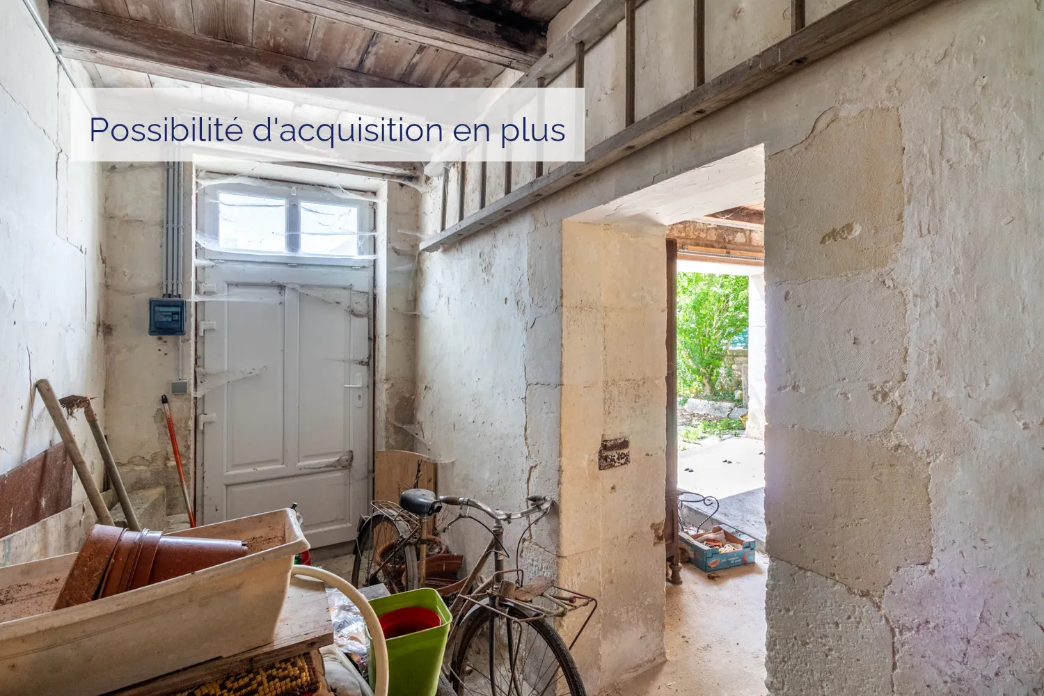 Maison ancienne à rénover avec jardin à Crazannes, proche Saintes et Rochefort 