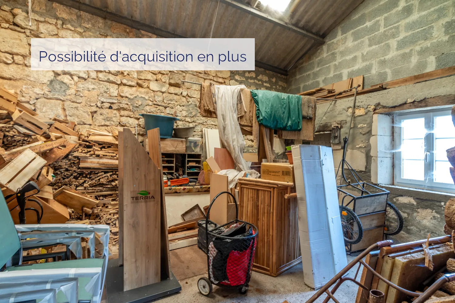 Maison ancienne à rénover avec jardin à Crazannes, proche Saintes et Rochefort 