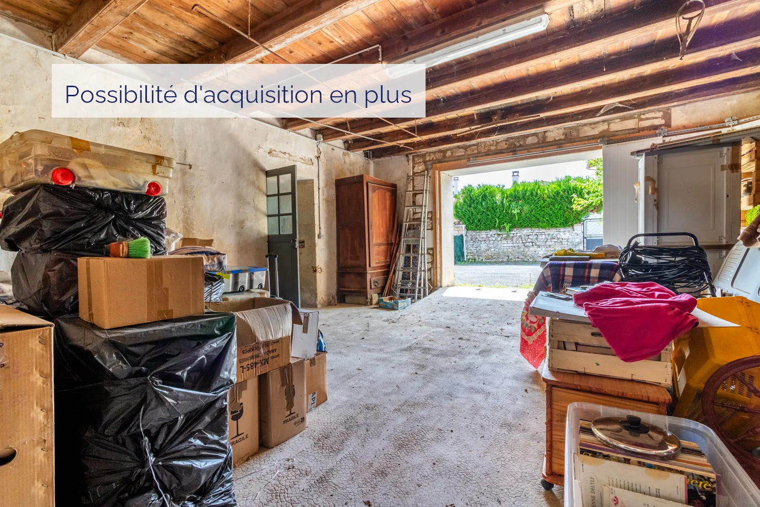 Maison ancienne à rénover avec jardin à Crazannes, proche Saintes et Rochefort 