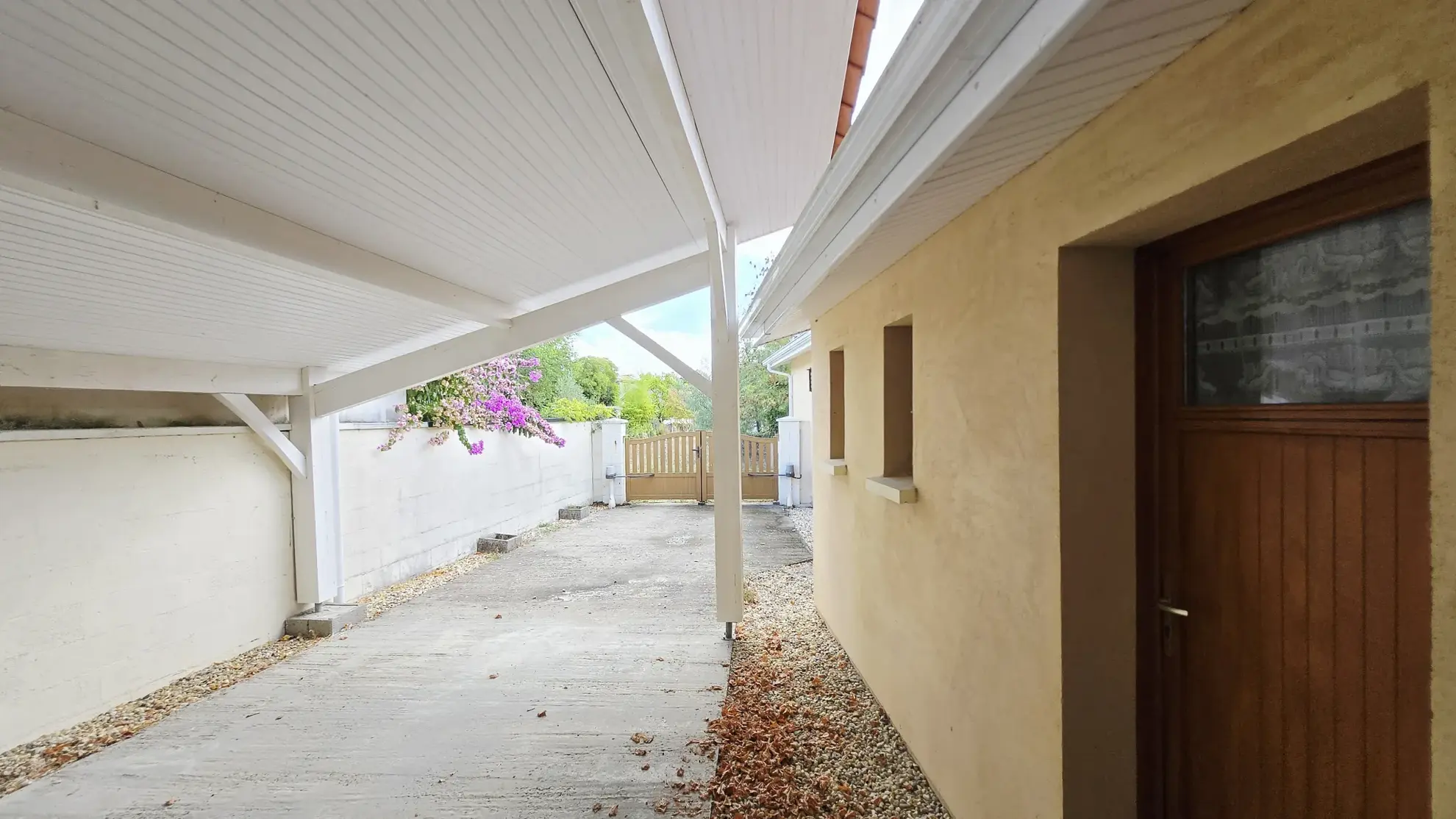 Maison de plain-pied à Vayres de 105 m² avec jardin et garage 