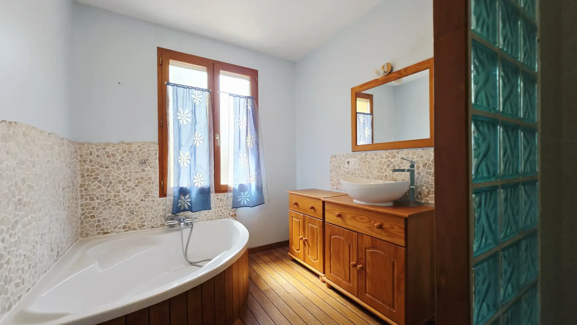 Maison de plain-pied à Vayres de 105 m² avec jardin et garage 