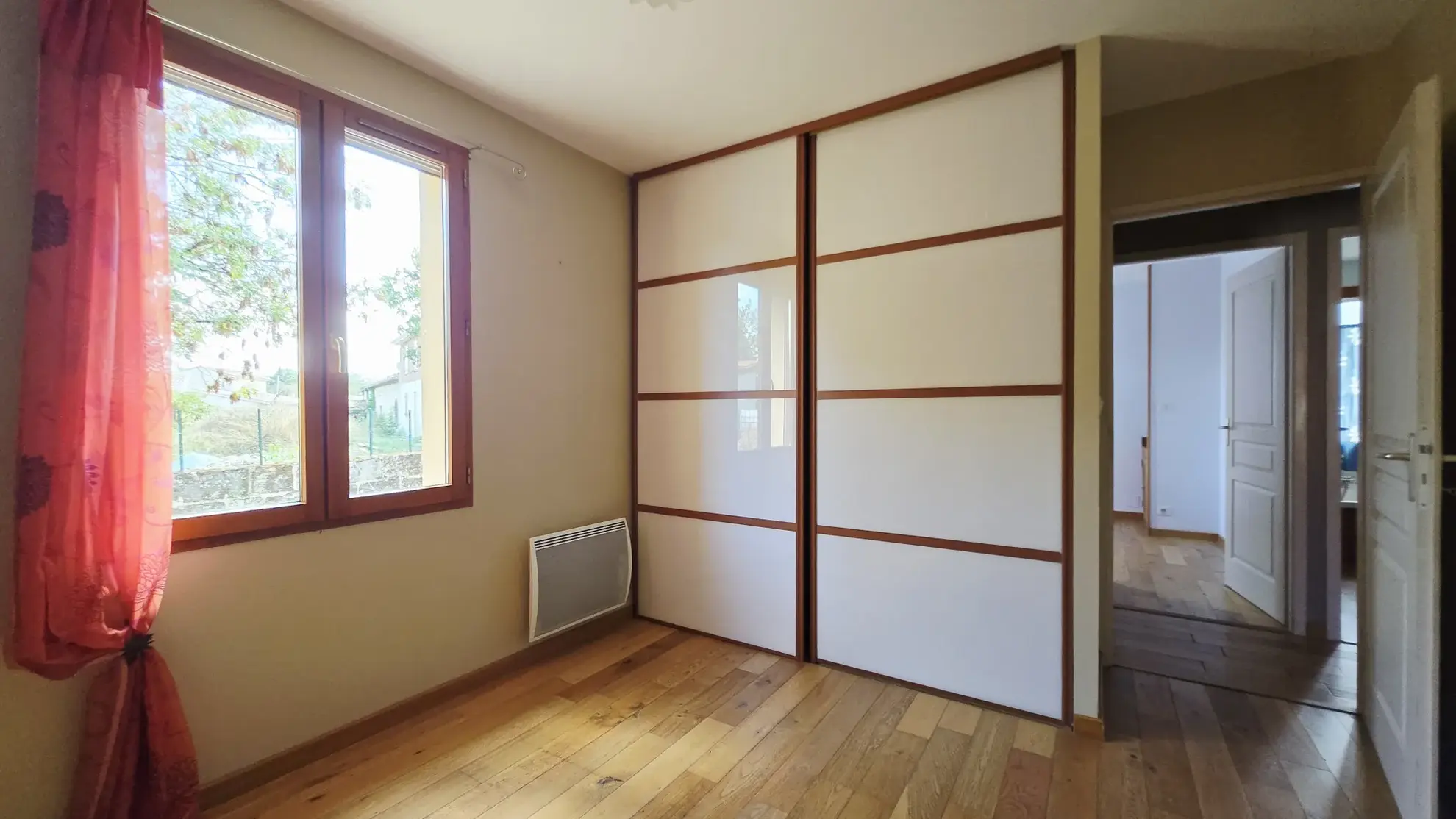 Maison de plain-pied à Vayres de 105 m² avec jardin et garage 