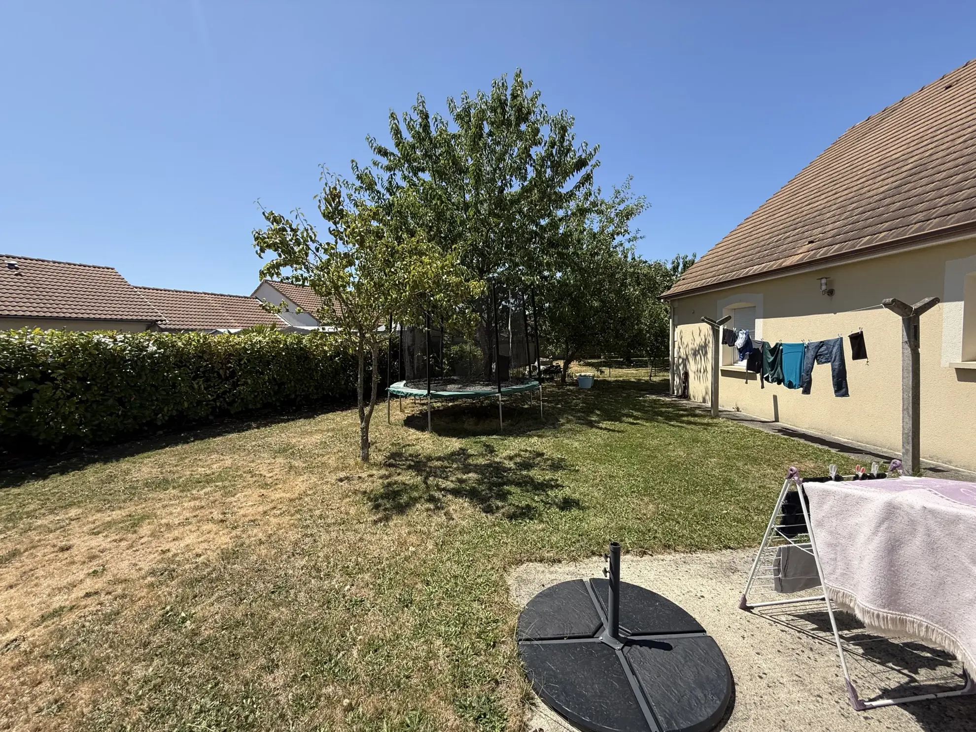 Maison de plain-pied 129 m² à Alençon avec 4 chambres et garage 