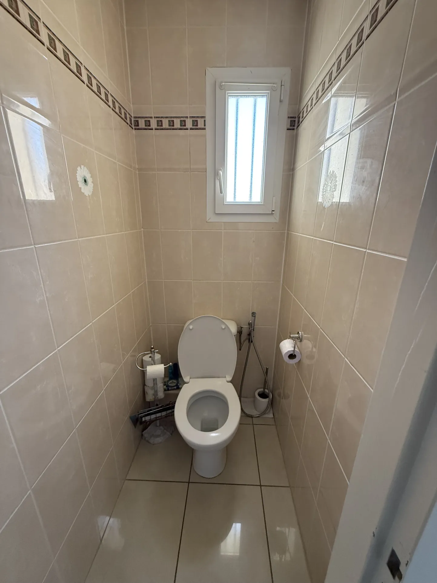 Maison de plain-pied 129 m² à Alençon avec 4 chambres et garage 