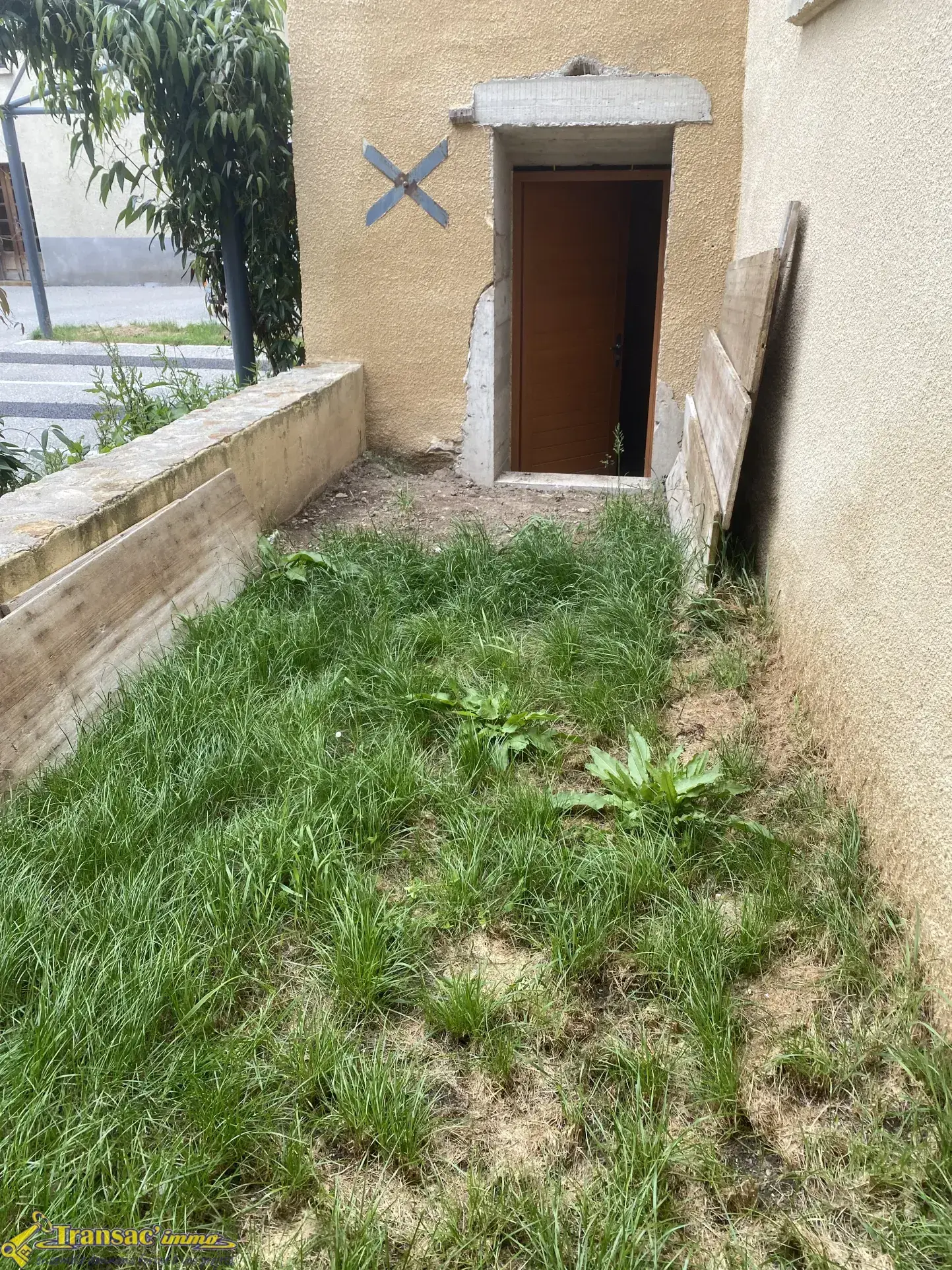 Maison de ville à Courpière de 76,8 m² avec jardin et bureau 