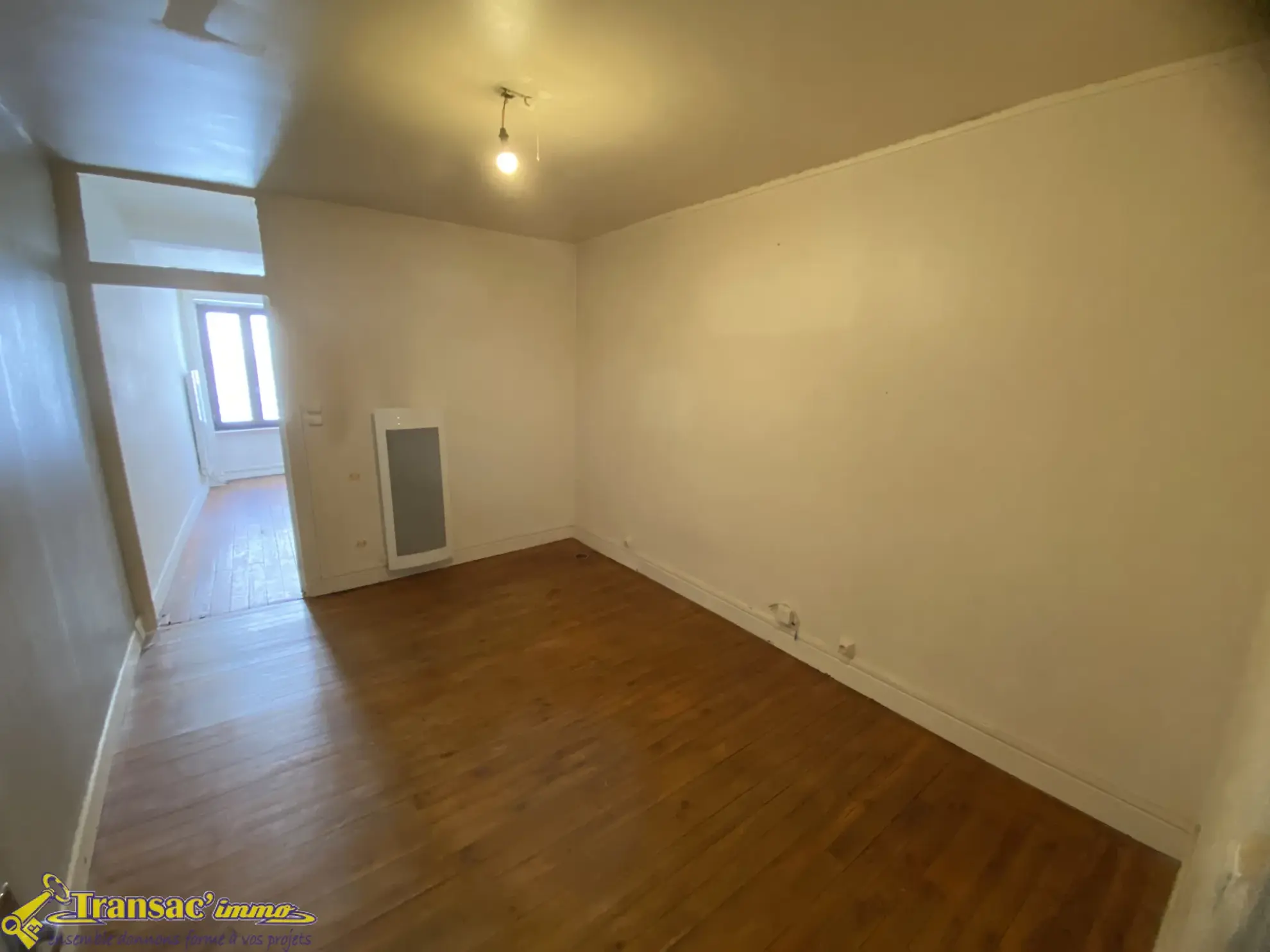 Maison de ville à Courpière de 76,8 m² avec jardin et bureau 