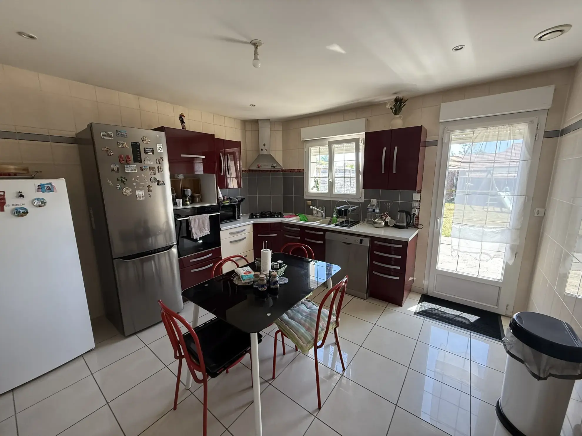 Maison de plain-pied 129 m² à Alençon avec 4 chambres et garage 