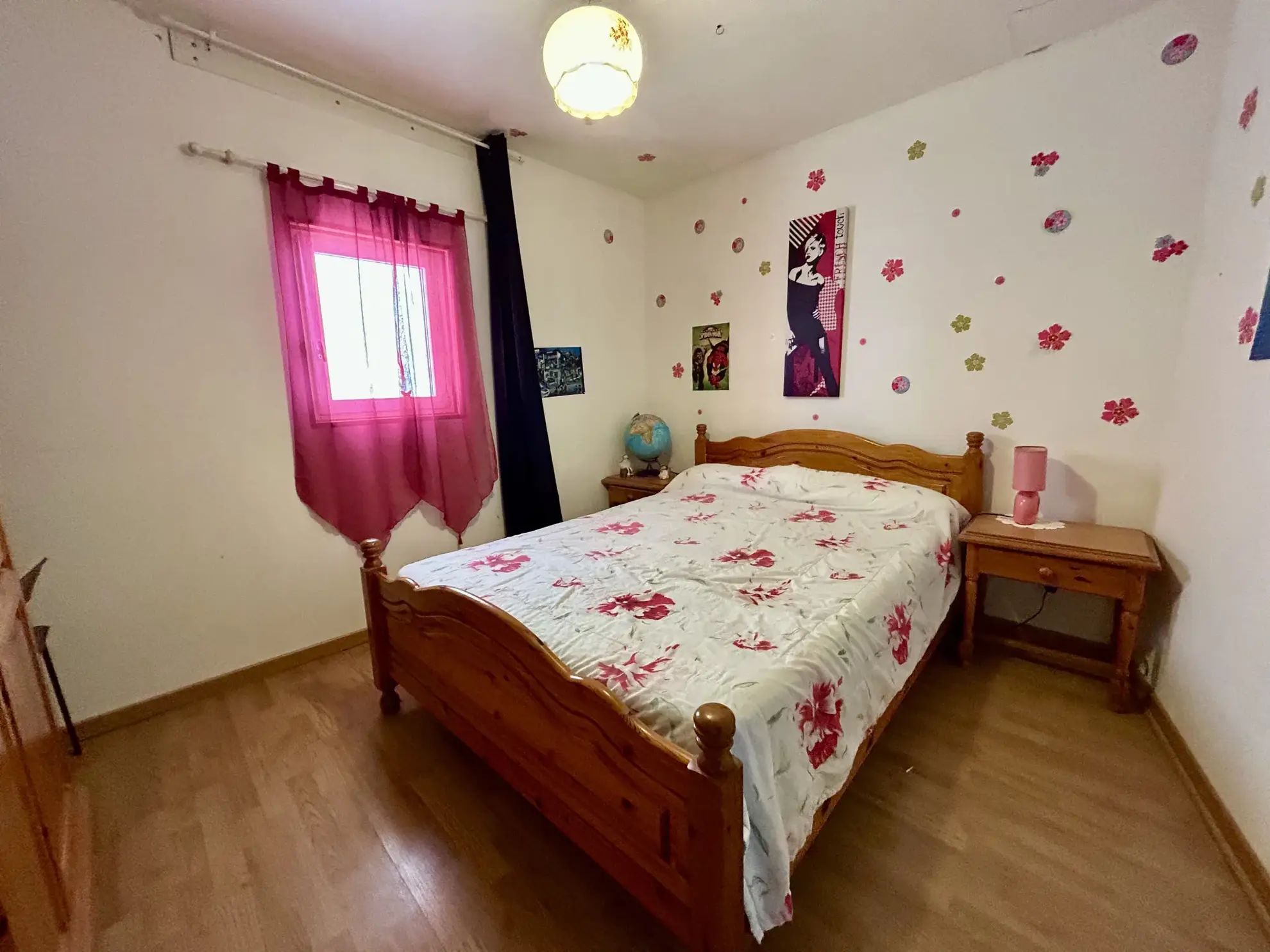 Belle maison de ville de 97 m² avec piscine, garage et terrasse à Saint Denis De Pile 