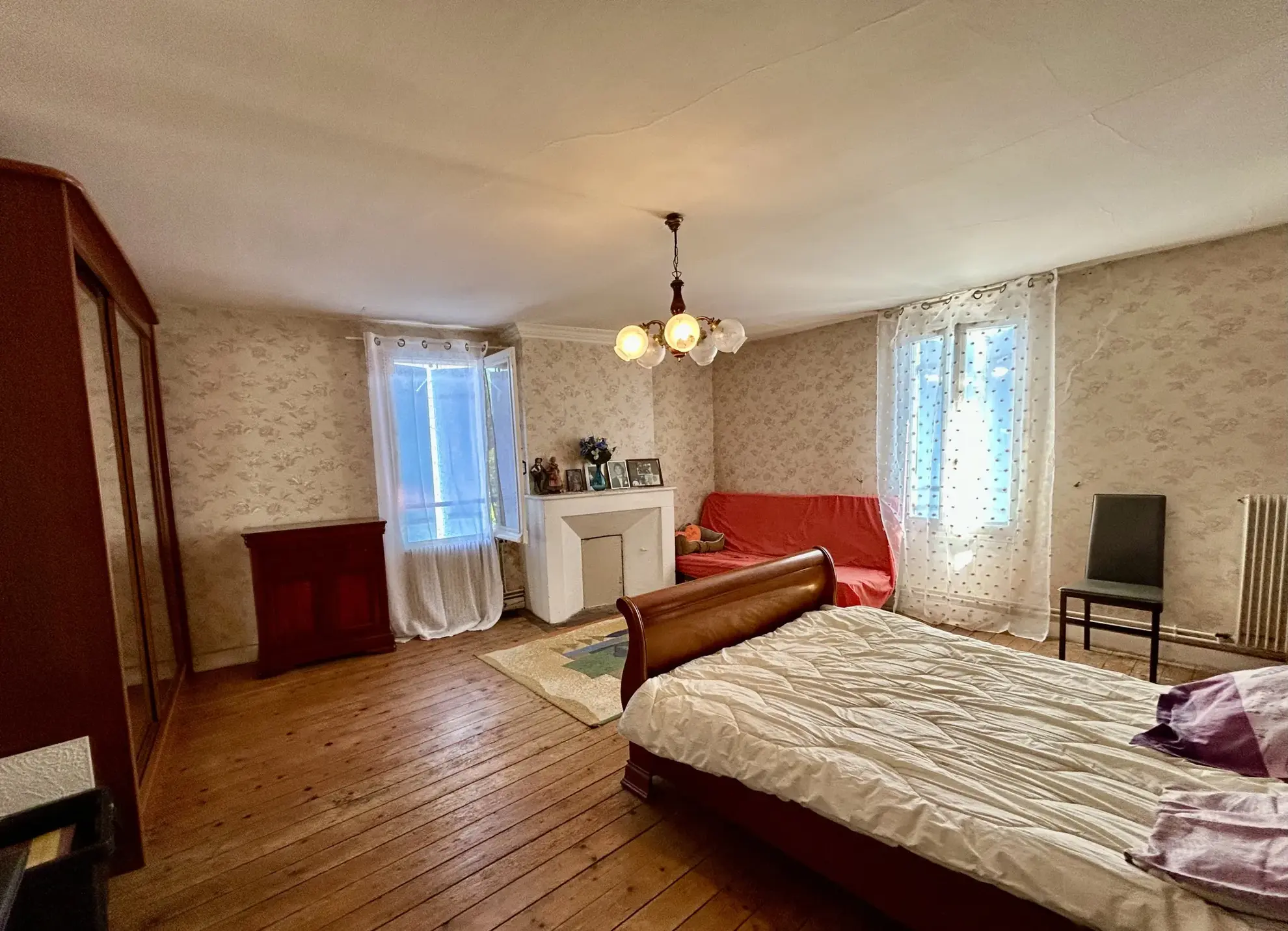 Belle maison de ville de 97 m² avec piscine, garage et terrasse à Saint Denis De Pile 