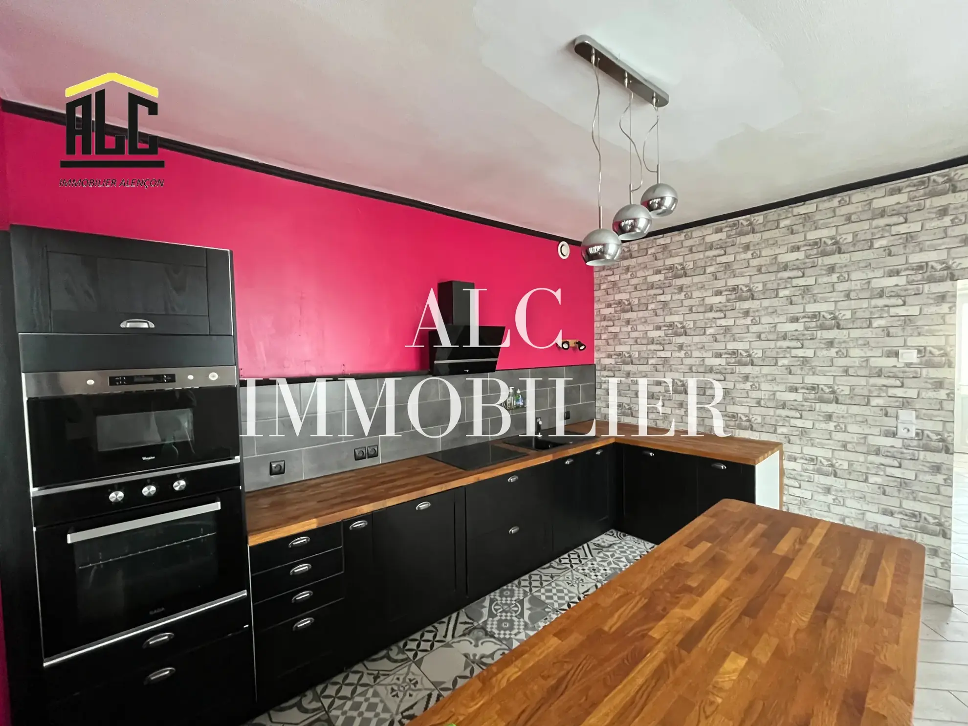 Maison de maître de 184 m² à Villeneuve en Perseigne avec jardin et grenier aménageable