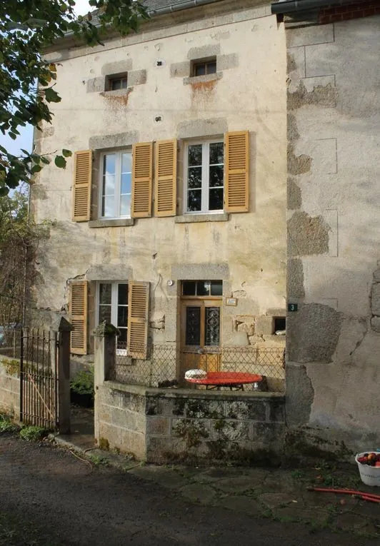 Maison de campagne avec grand terrain à proximité de Champagnat en Creuse 