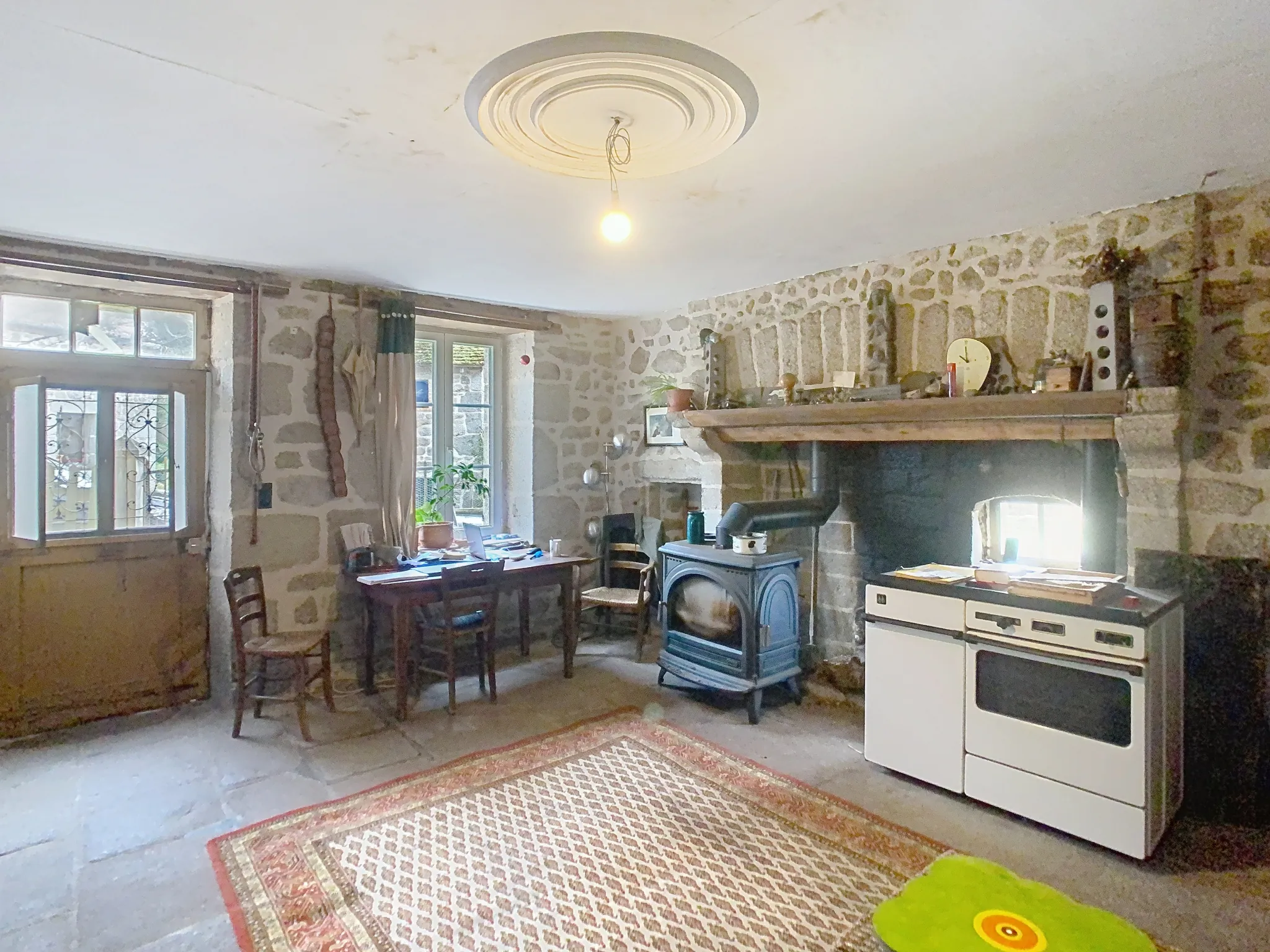 Maison de campagne avec grand terrain à proximité de Champagnat en Creuse 