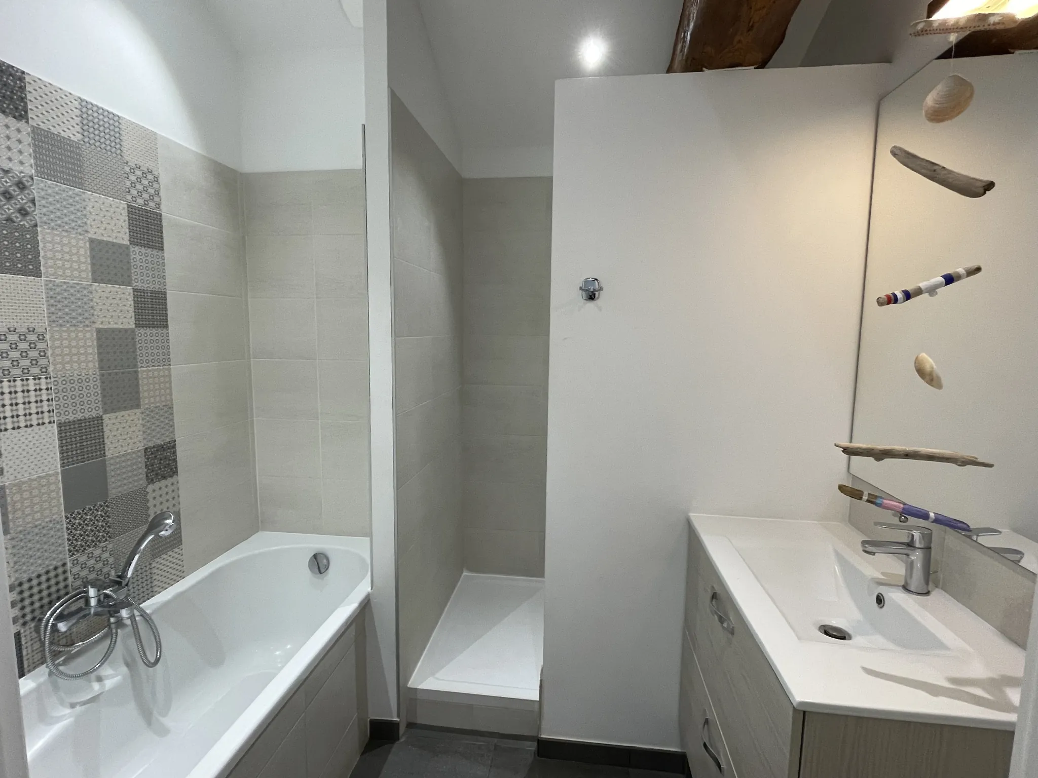 Appartement lumineux rénové au dernier étage au centre-ville de Villefranche-sur-Saône 