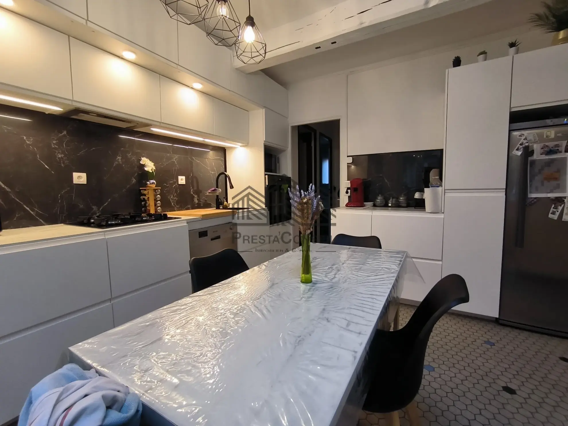 Maison 6 pièces de 170 m² à Elbeuf, confort et espace 