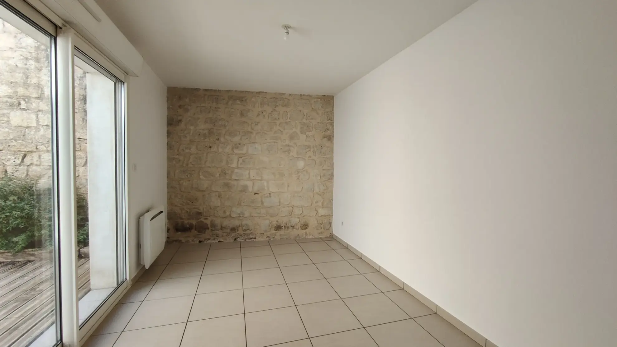 Charmante maison de village en pierre rénovée à Saint Macaire 