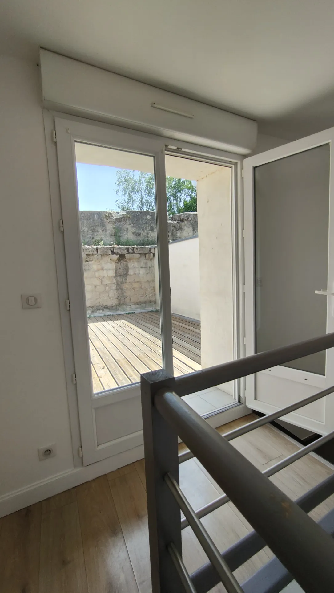 Charmante maison de village en pierre rénovée à Saint Macaire 