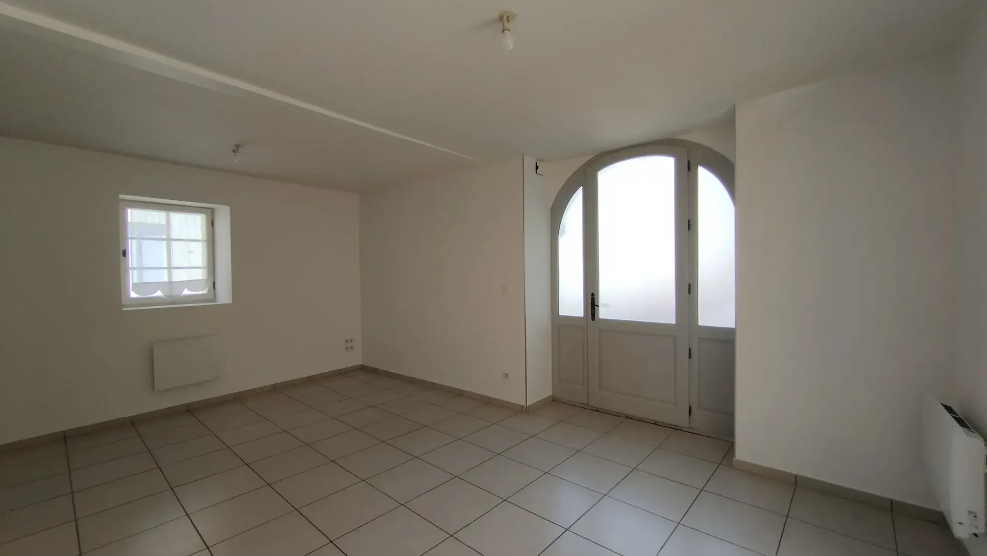 Charmante maison de village en pierre rénovée à Saint Macaire 