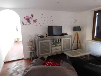 Maison à vendre de 57 m² à Gambais en vente aux enchères au prix de départ de 84 000 € 