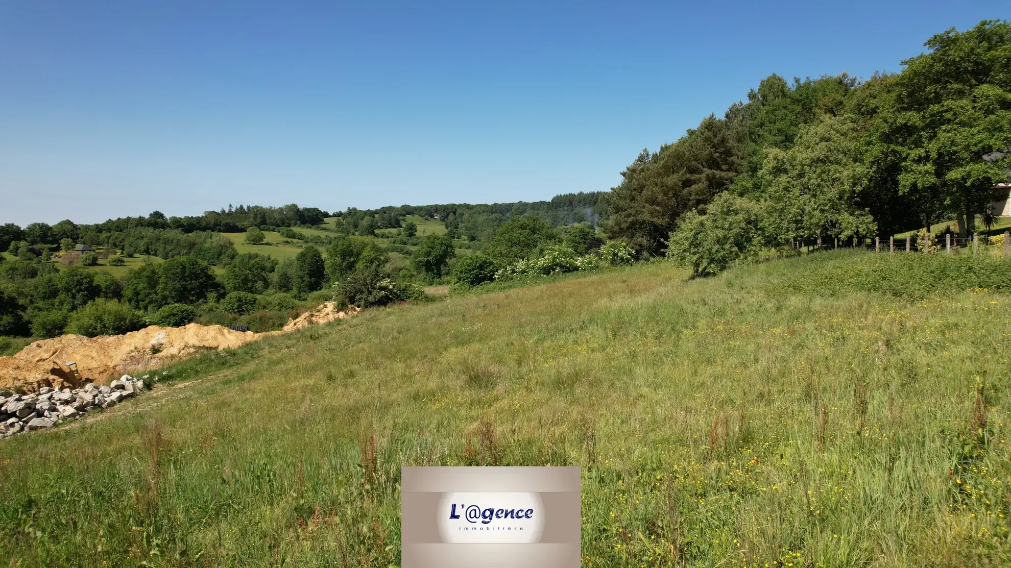 Magnifique terrain à bâtir proche de Pont l'Évêque avec vue sur la vallée