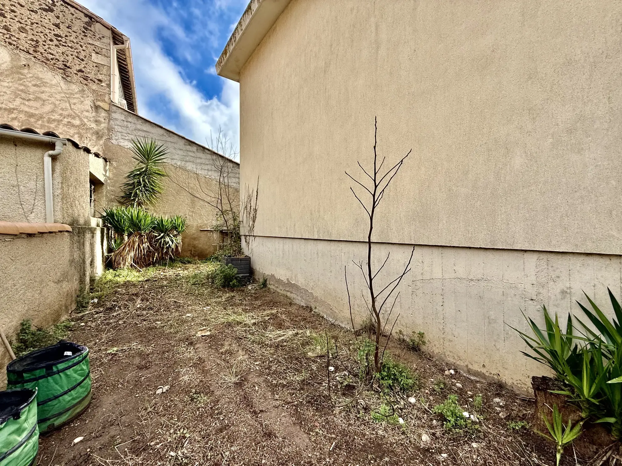 Maison T5 avec jardin et garage à Saint-Thibéry - Opportunité à saisir 