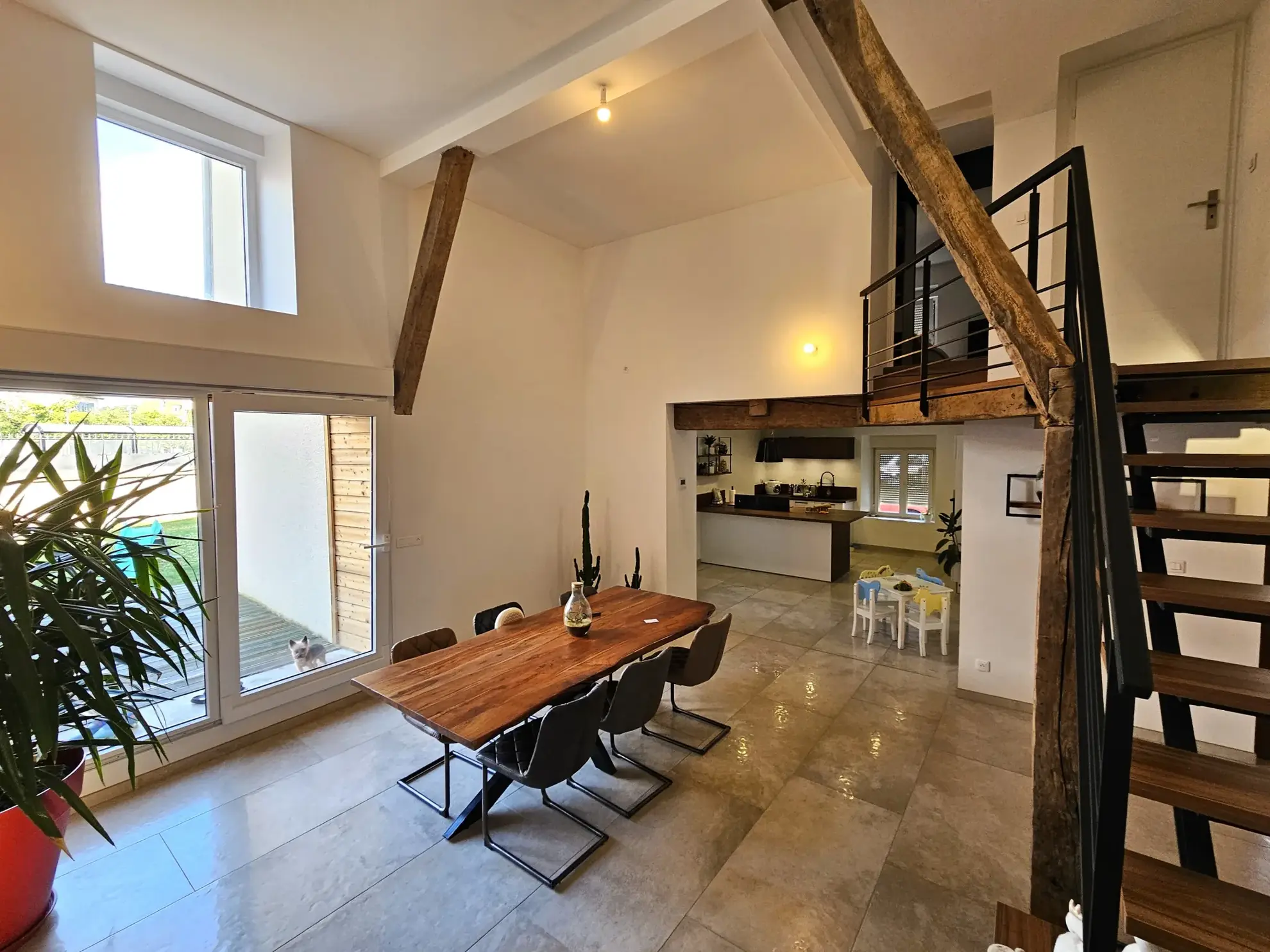 Maison rénovée de 240 m² avec terrasse à Nomexy, proche d’Épinal et Nancy 