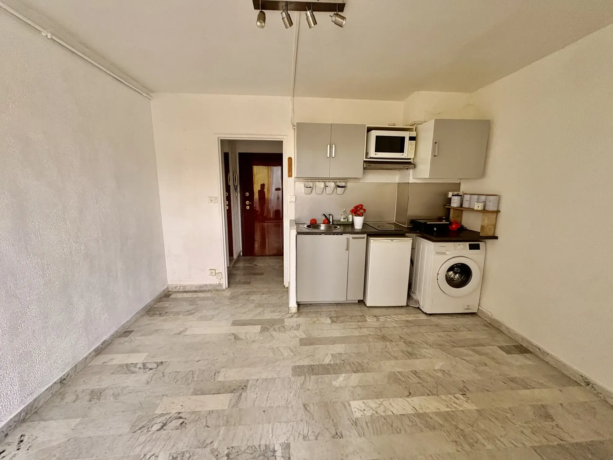 Studio de 17 m² à Hyères Les Palmiers – Opportunité d'investissement locatif 