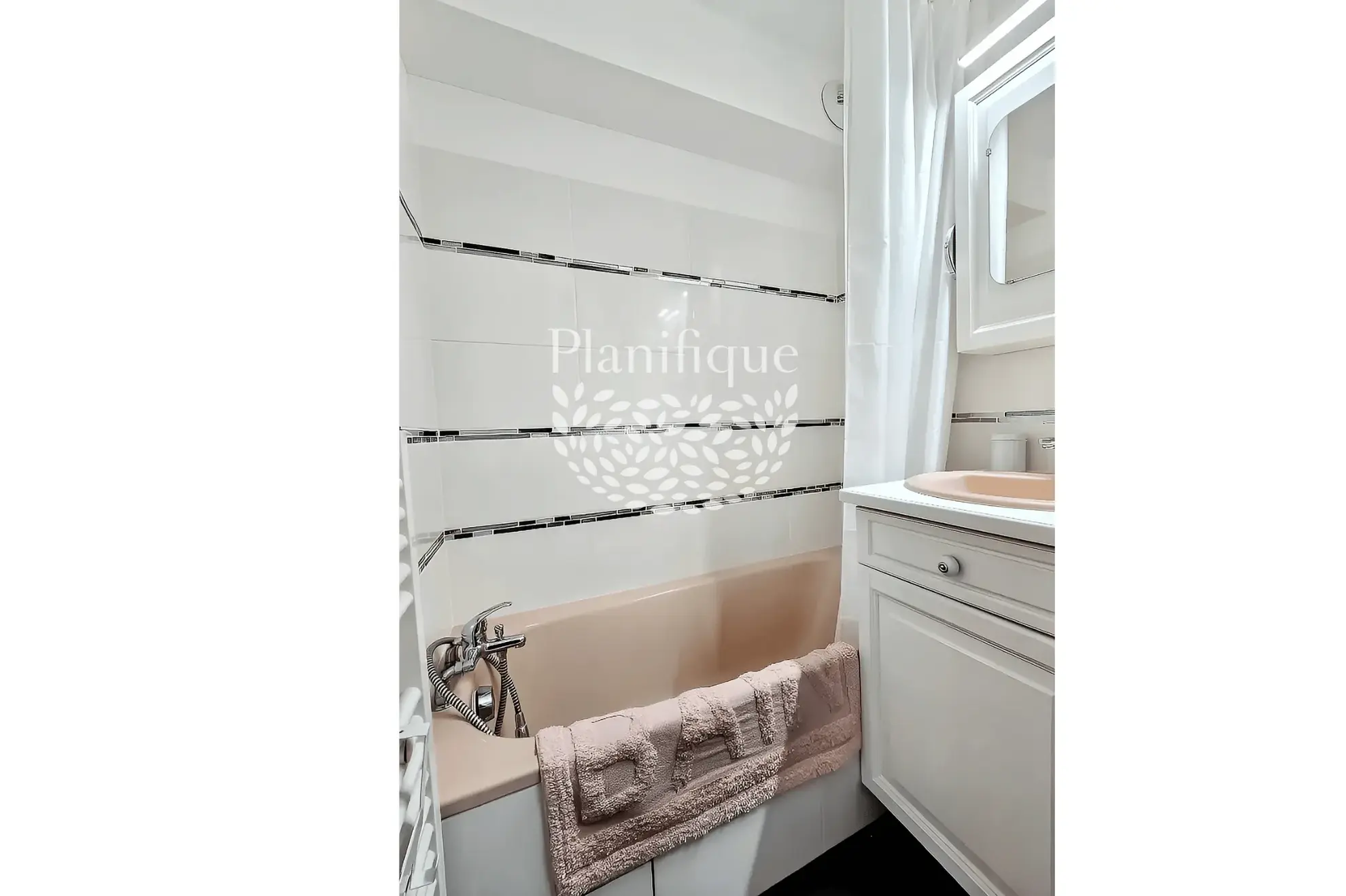 Studio meublé de 23 m² à Saint-Gervais-les-Bains, proche pistes et commodités 