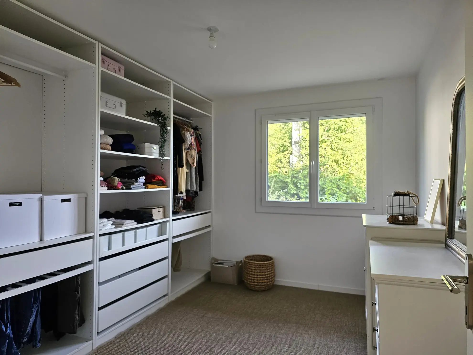 Appartement lumineux de 78m2 avec cave et stationnement à Clermont-Ferrand Montjuzet 