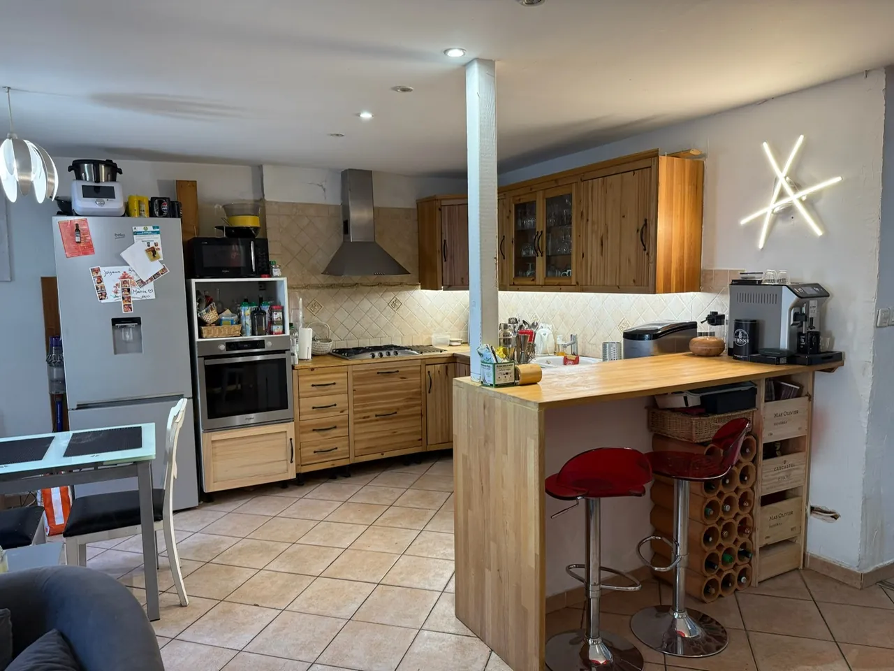 Maison de ville à Bessan avec 3 chambres et studio indépendant 