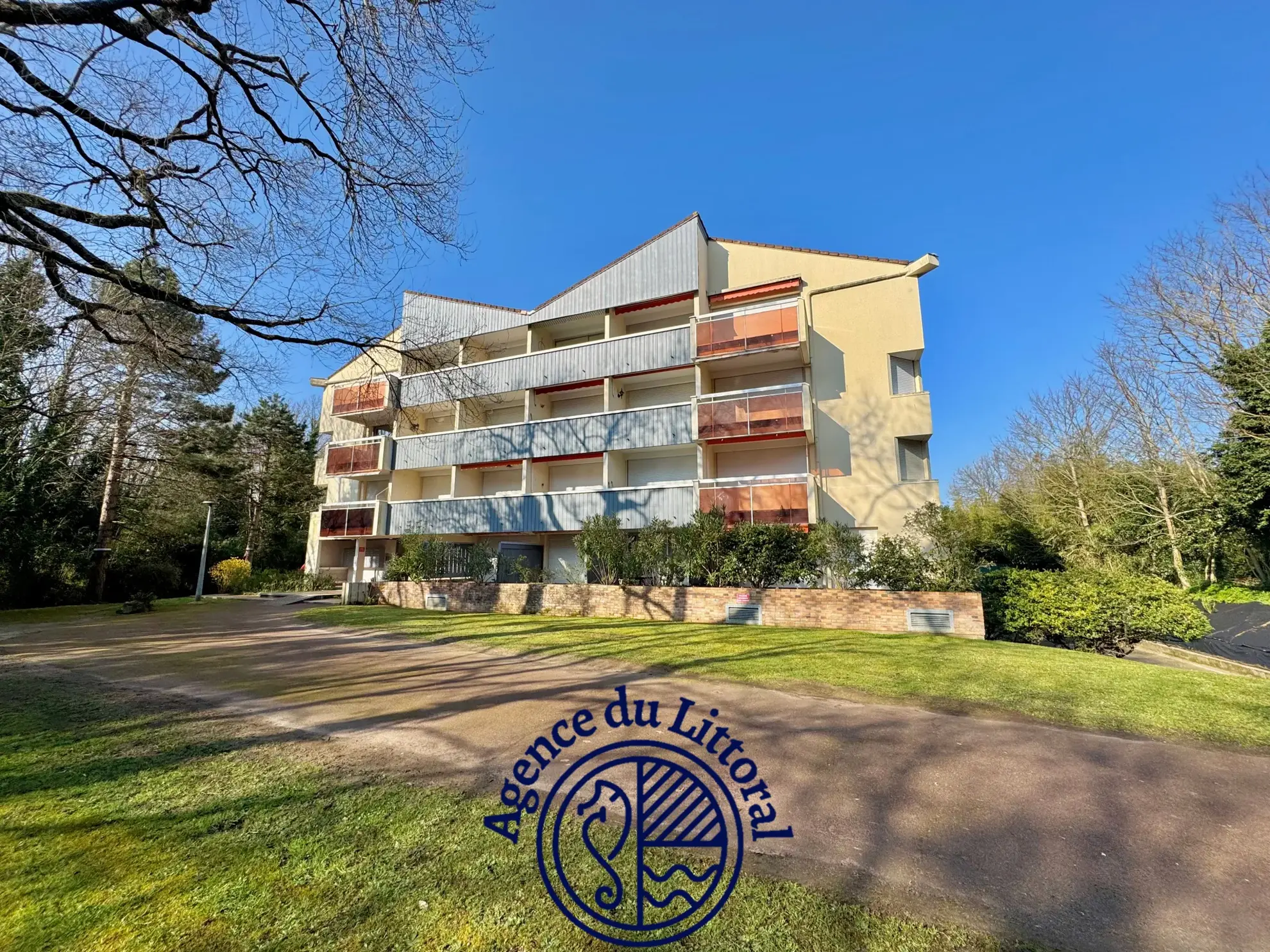 Studio rénové avec balcon et parking à Saint-Georges-de-Didonne 