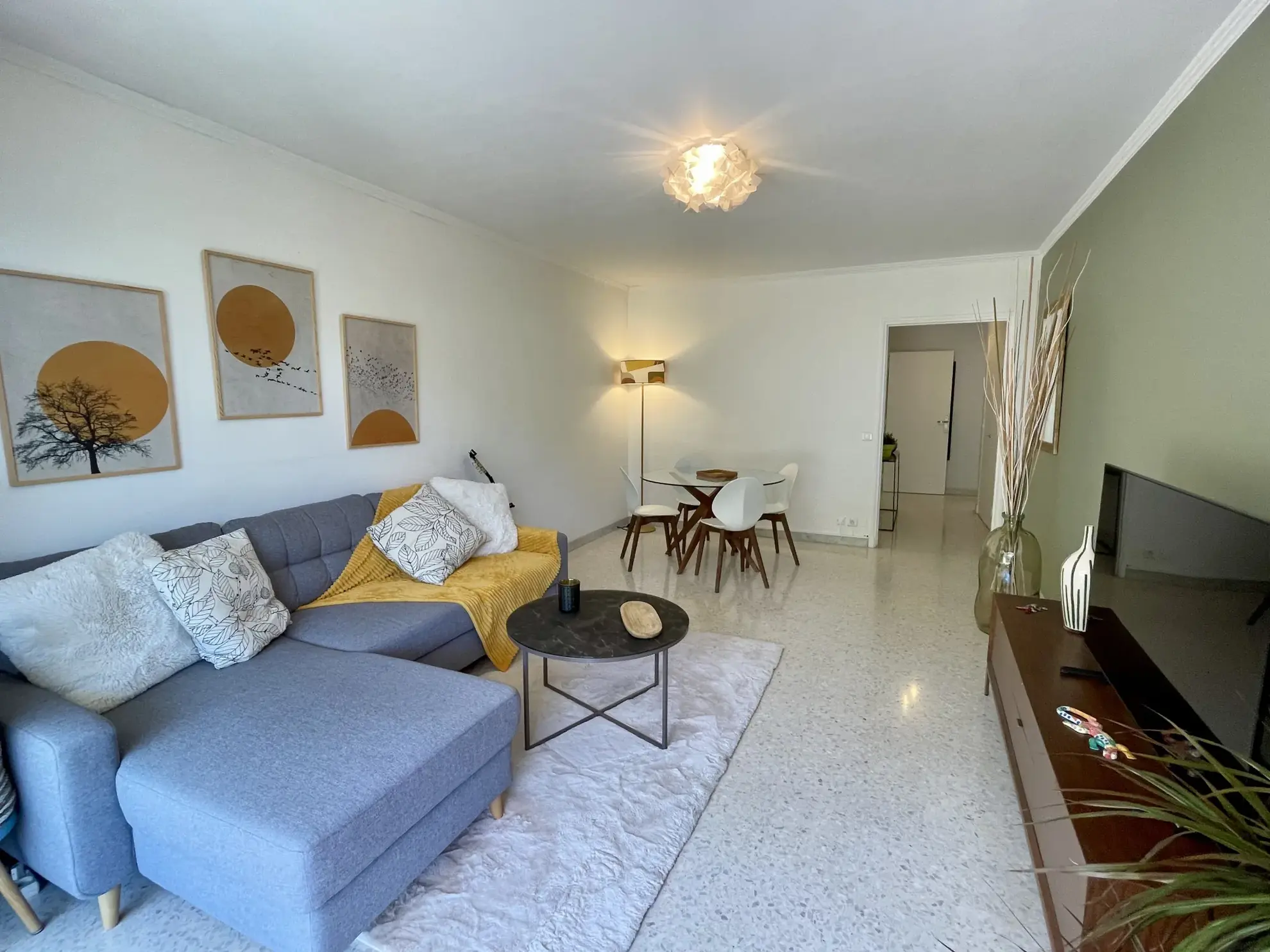 Appartement 3 pièces de 72 m² à vendre à Menton avec terrasse et cave 