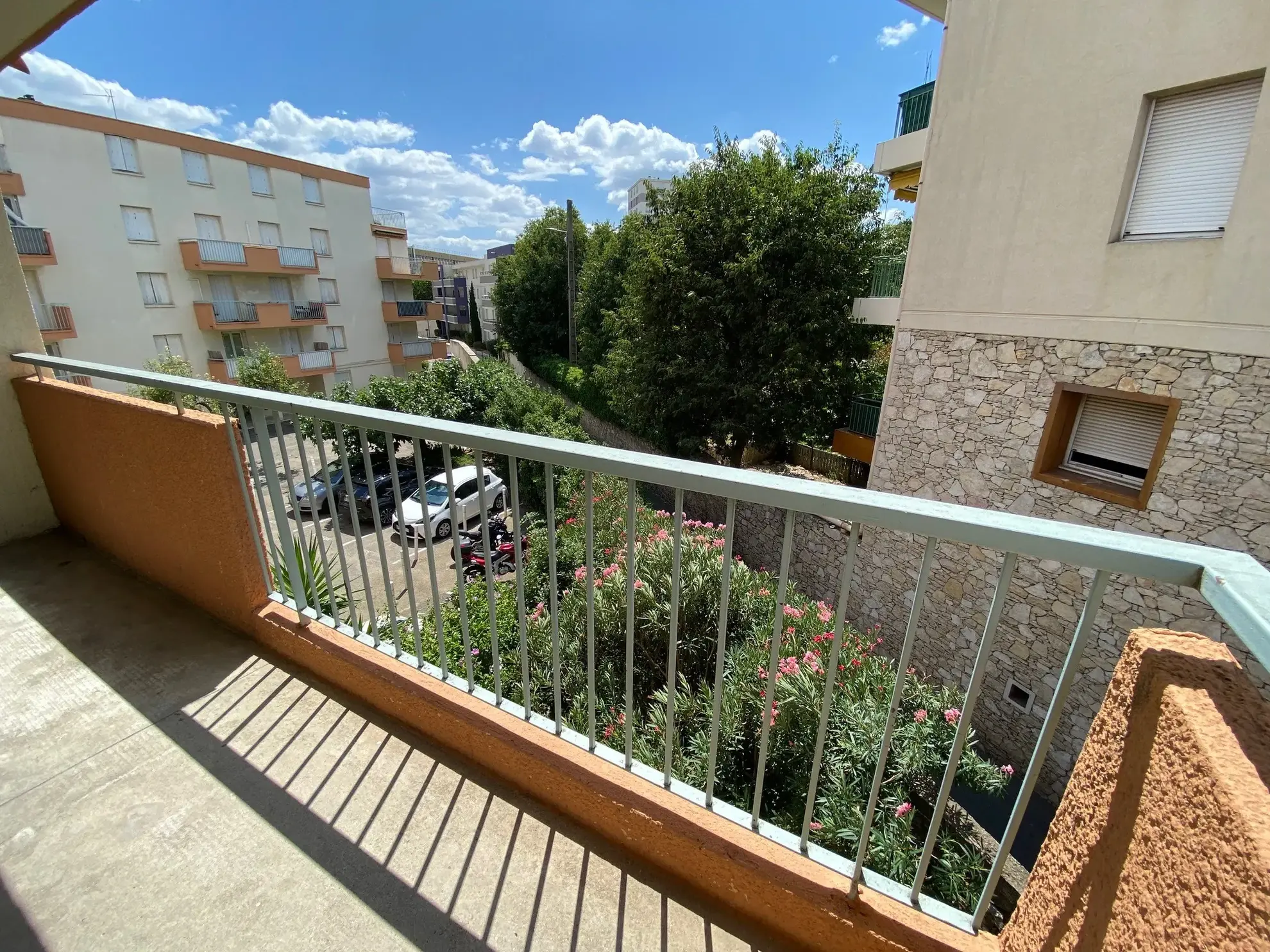 Appartement T2 de 41 m² avec balcon, parking à Nîmes – Quartier Puech du Teil