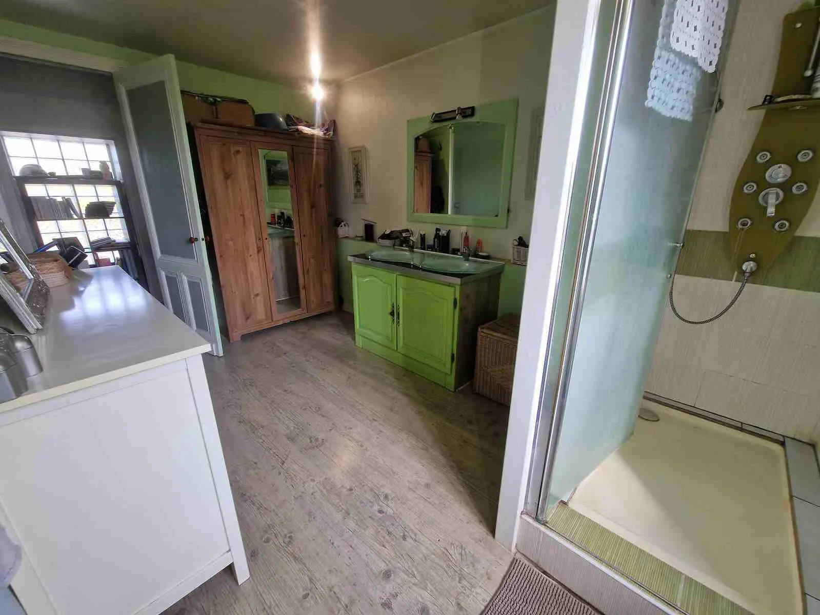 Charmante maison en pierre avec garage et dépendances à Saint-Paul, 116 m² sur terrain de 2643 m² 