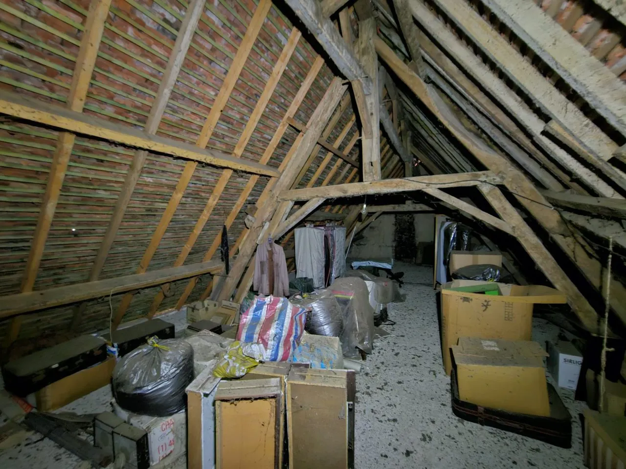 Maison à vendre avec jardin, dépendances et garage à Bannegon 