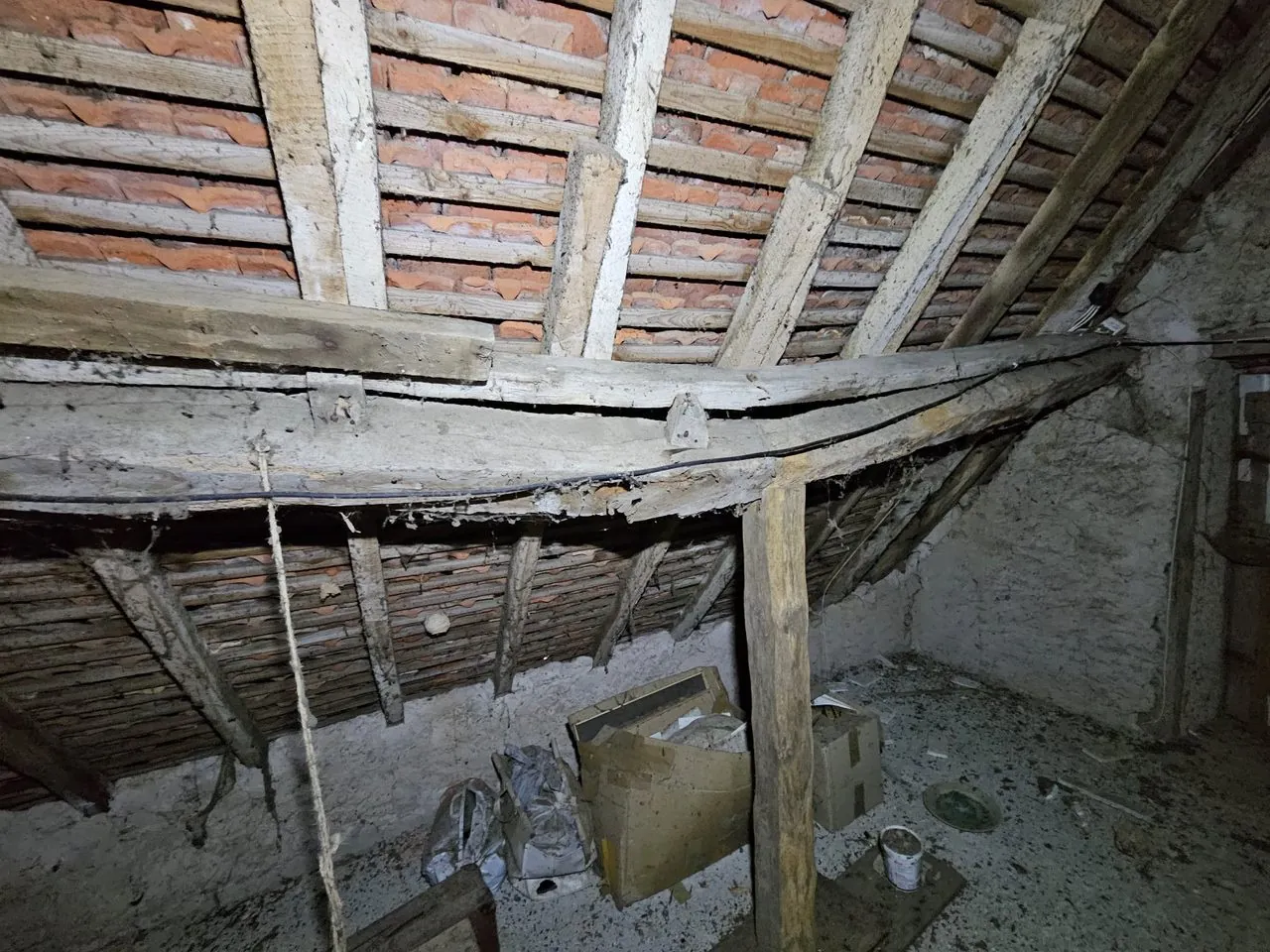 Maison à vendre avec jardin, dépendances et garage à Bannegon 