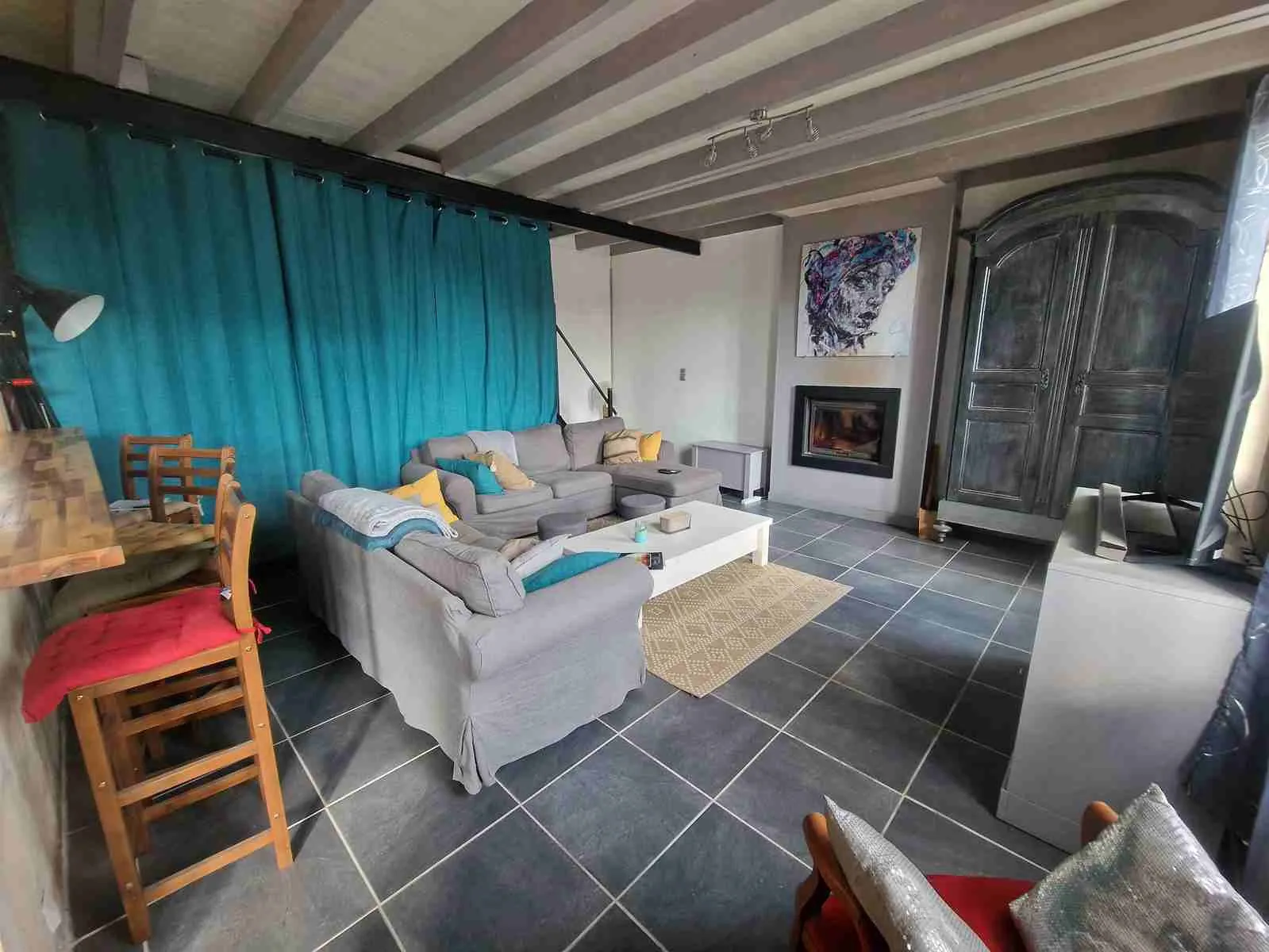 Charmante maison en pierre avec garage et dépendances à Saint-Paul, 116 m² sur terrain de 2643 m² 